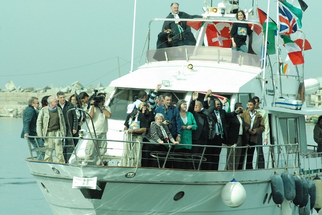 Parliamentarians from England, Ireland, Scotland, Wales, Italy and Switzerland arrive in Gaza (November 2008)